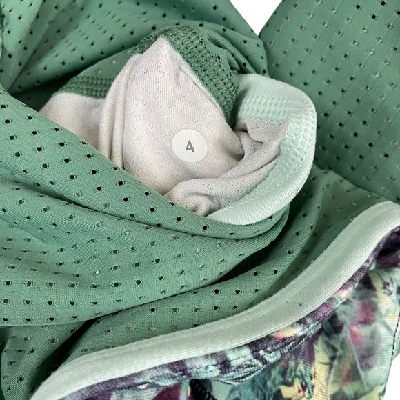 lululemon Find Your Bliss Jacket Vintage Green Iridescent Sz 4 - Picture 10 of 16